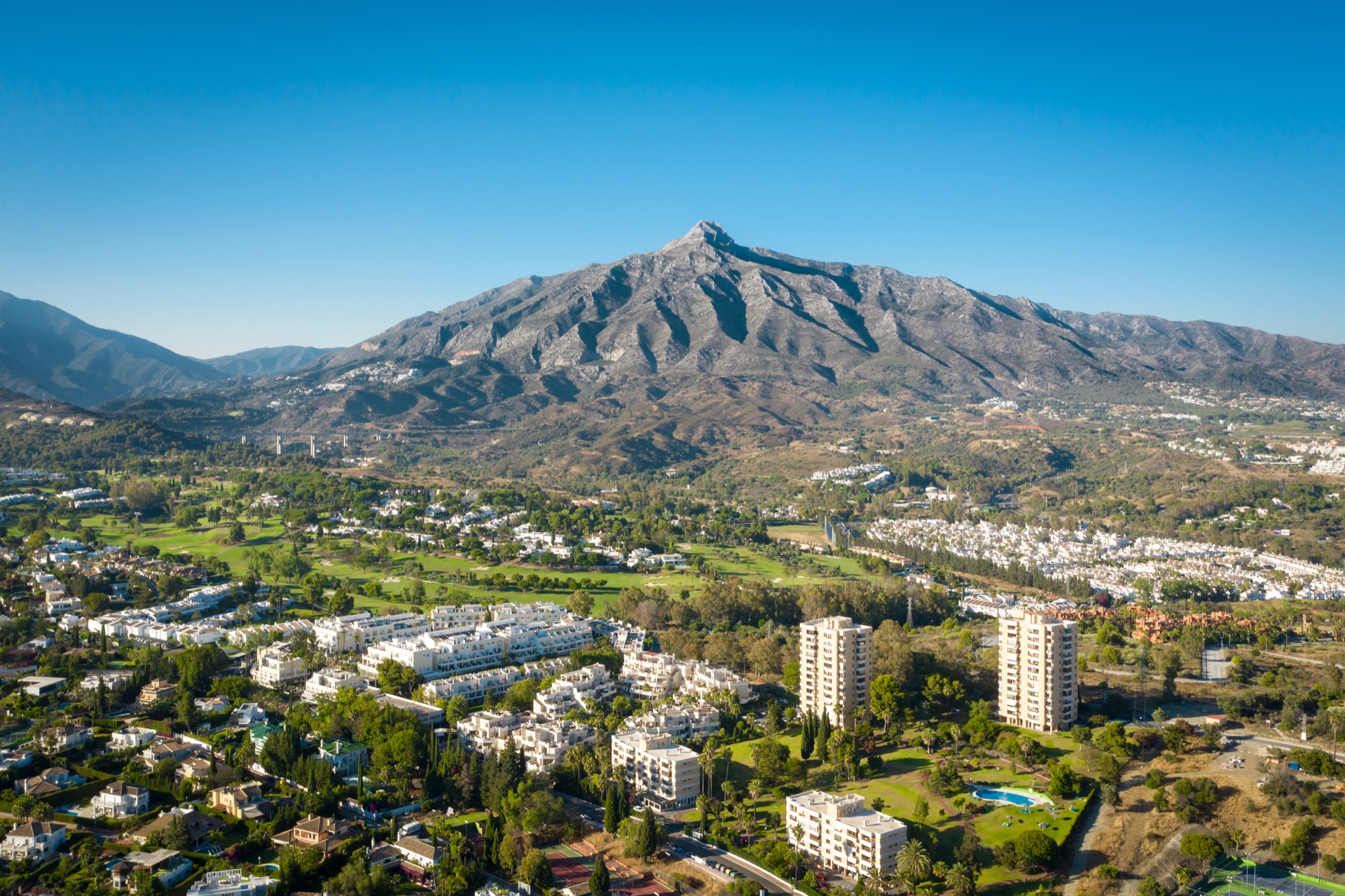 The Golf Valley and La Concha mountain over Nueva Andalucía