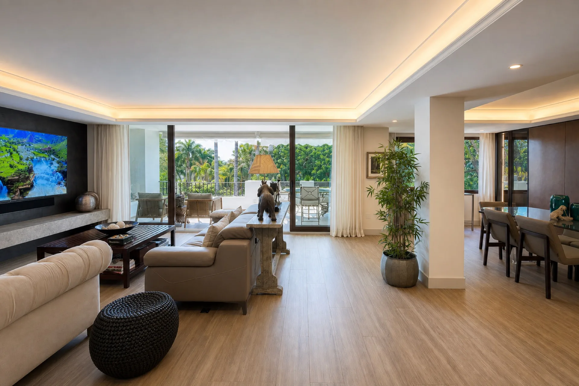 Bright open plan living room with terrace at the La Isla penthouse